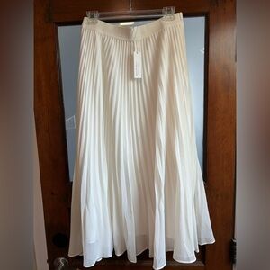 Gentle Fawn White Pleated Skirt BNWT